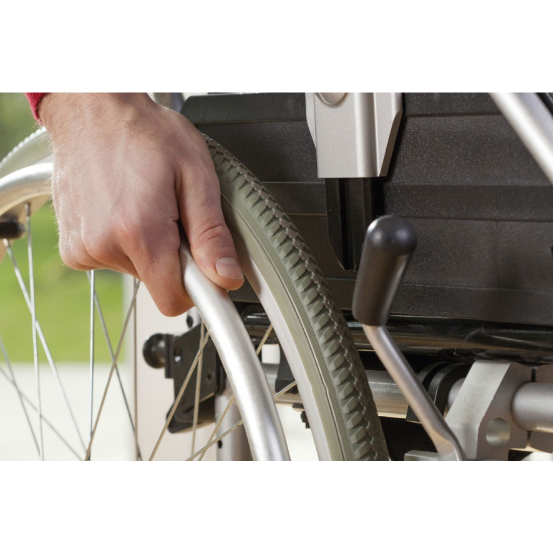 Fauteuil roulant : Une aide à la mobilité conseillée par des experts en matériel médical