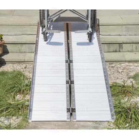 Rampe d acces pliable en aluminium 122x74 cm M08
