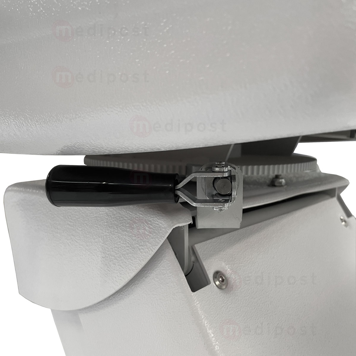 8197DPBLACK Fauteuil electrique Unichair 4 moteurs serie Mobipost M13