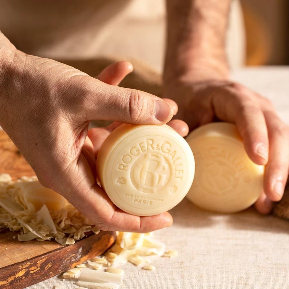 ROGER&GALLET Savon Bienfaisant 100 g FEUILLE DE THÉ M02