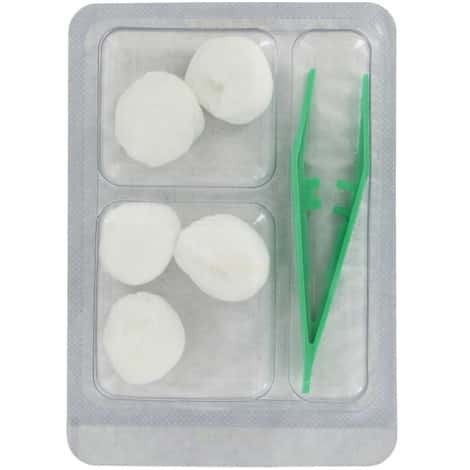 Infipost Dressing and Care Set: 5 gauze swabs, 1 dissecting forceps